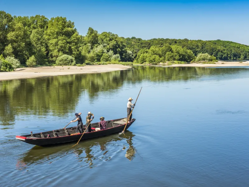 Toue sur l'Allier au Veurdre