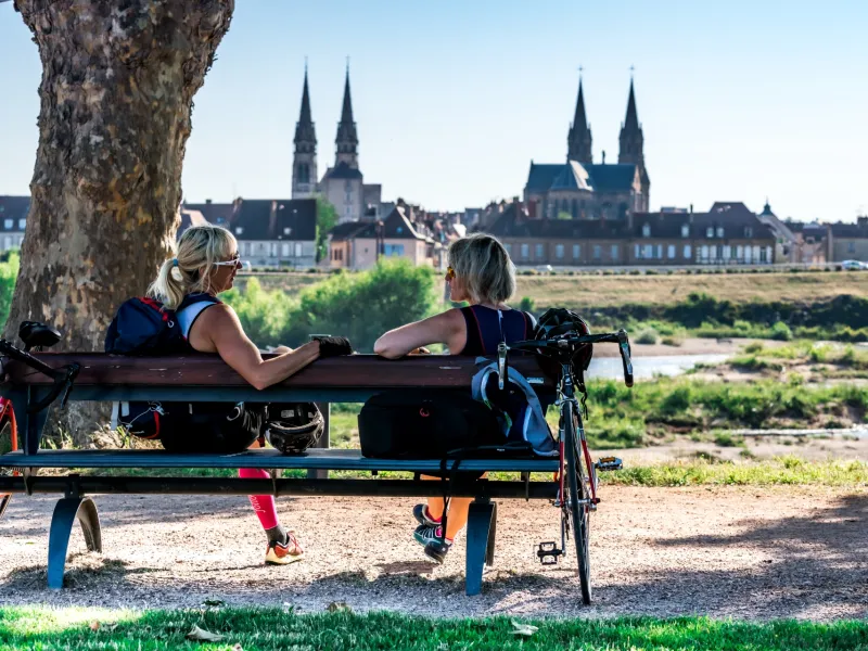 Vue sur Moulins depuis l'autre rive de l'Allier