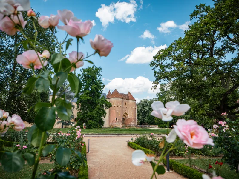 Jardin du château d'Ainay-le-Vieil