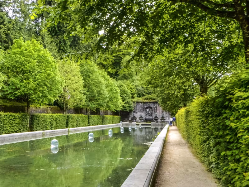Dans les jardins du château de Trévarez à Saint-Goazec 