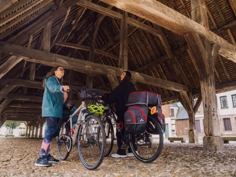 Sous les halles de La Ferrière-sur-Risle