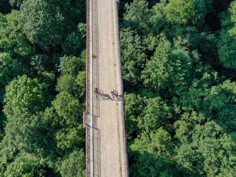 Vue plongeante sur un viaduc La Vagabonde