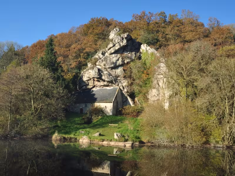 La Chapelle Saint-Gildas de Bieuzy le long du Blavet à vélo