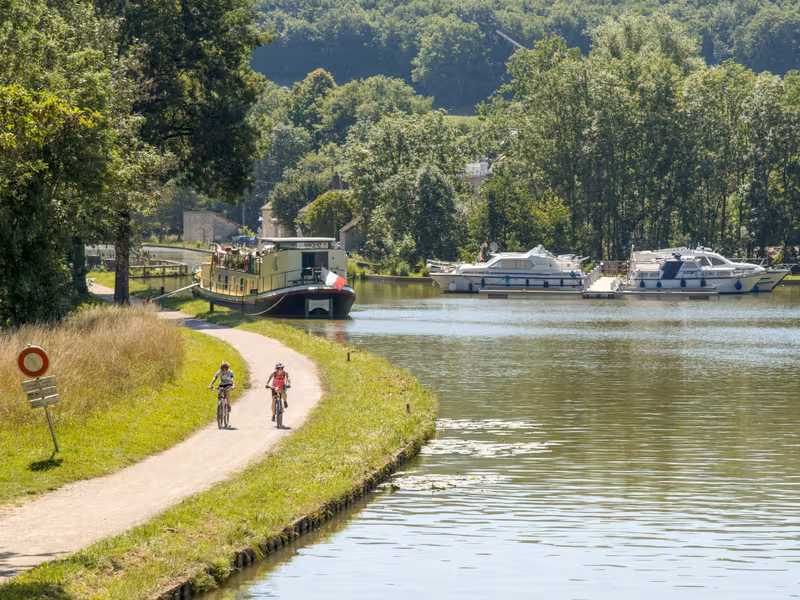 Le long du canal de Bourgogne