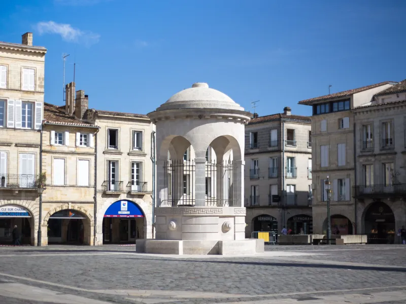 Place Abel Surchamp de la bastide de Libourne