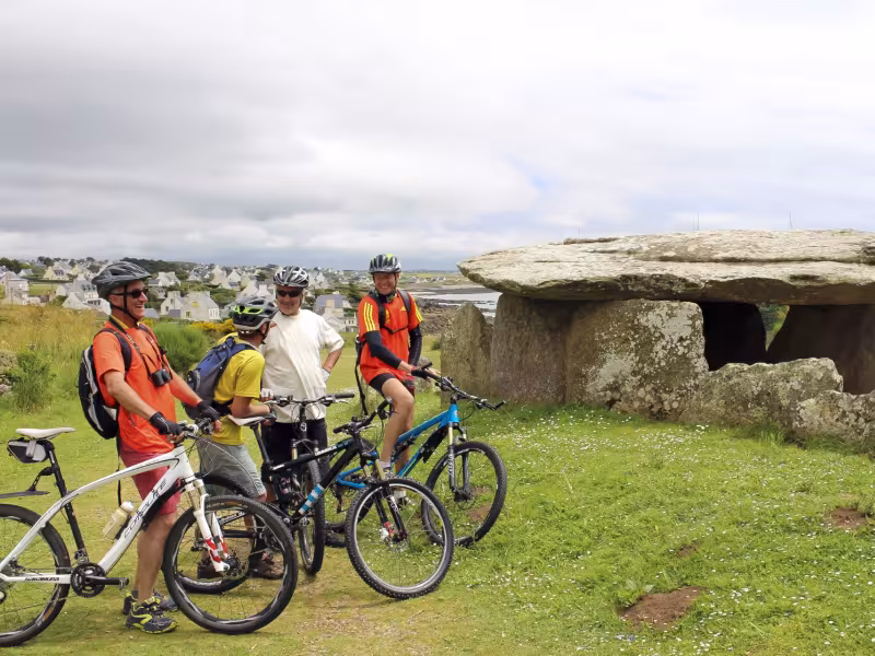Cyclistes à Menez Dregan