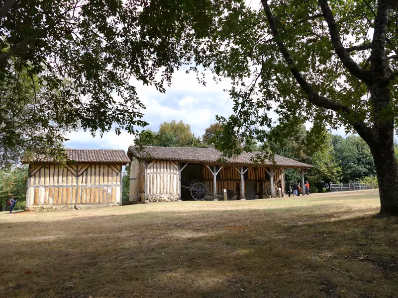 Montlieu-la-Garde et sa maison de la forêt