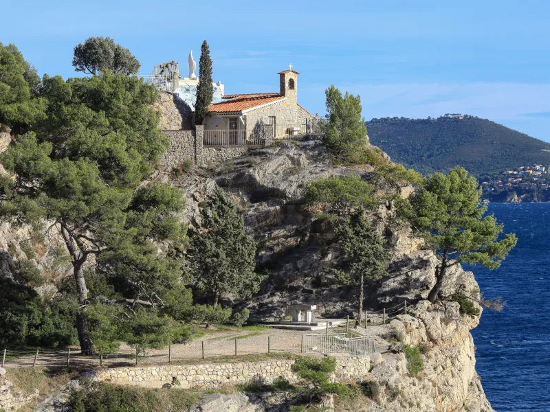 N.-D. du cap Falcon à Méjean