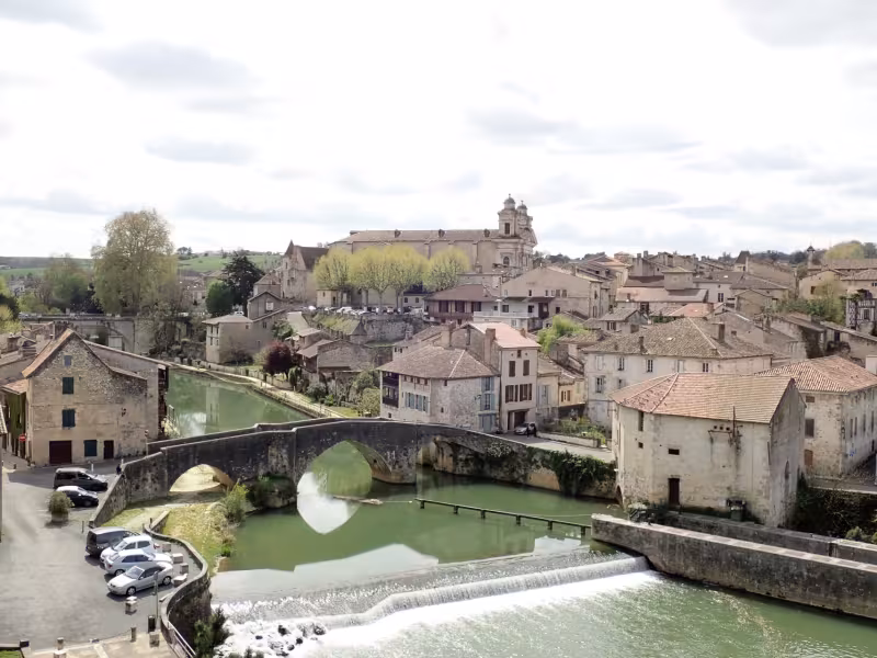 Vue plongeante sur la Baïse à Nérac