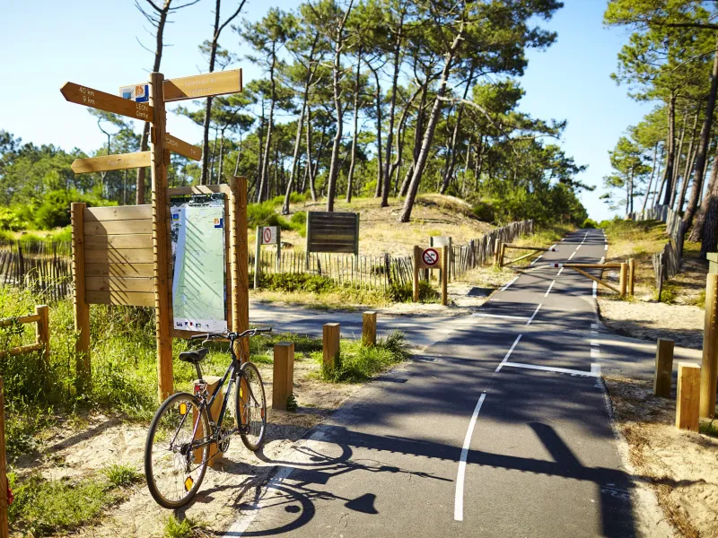Panneau de signalétique sur la Vélodyssée - Forêt des Landes