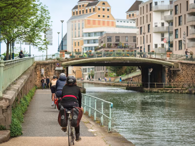 Arrivée dans le centre de Paris à vélo - La Scandibérique