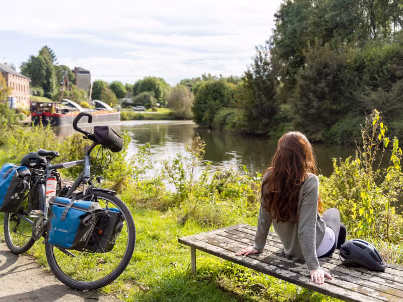 Pause en bord de la Sambre - La Scandibérique