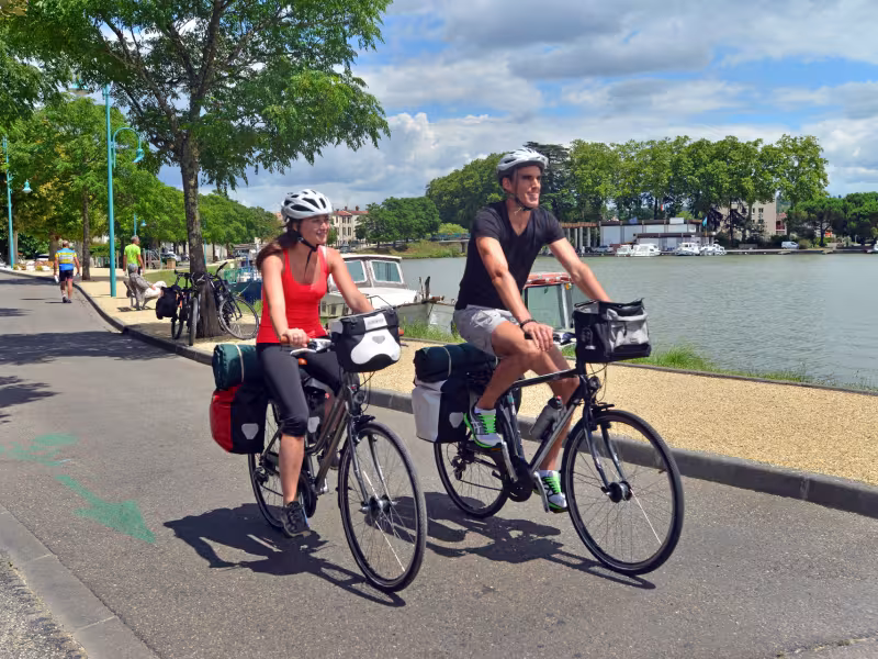 Sur le port d'Agen à vélo