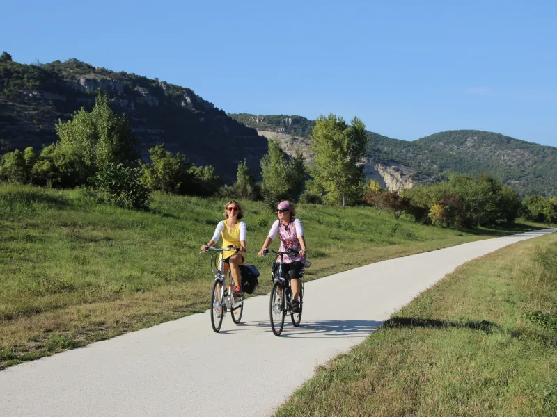 Piste cyclable sur la ViaRhôna en Ardèche