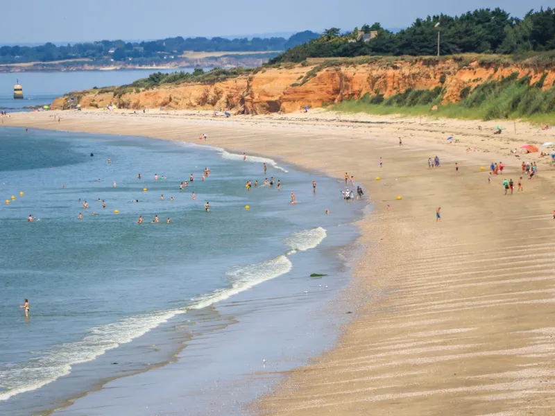 Plage de la mine d'Or à Penestin