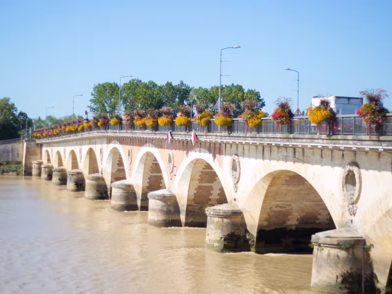 Pont sur la Dordogne à Libourne