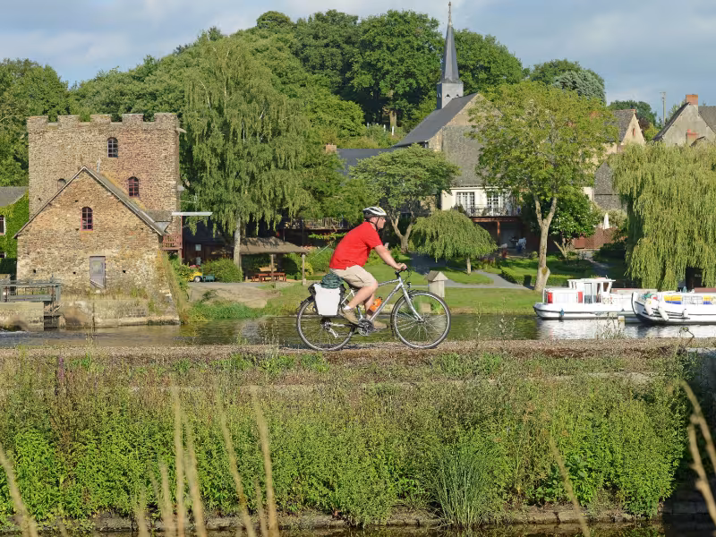 Port of Mayenne by bike