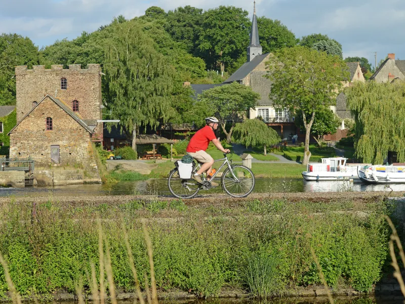 Port of Mayenne by bike