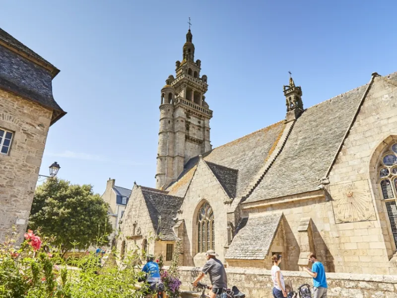 Roscoff place de l'église Notre-Dame de Croaz-Batz