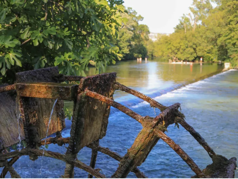 Roue à aubes sur la Sorgue