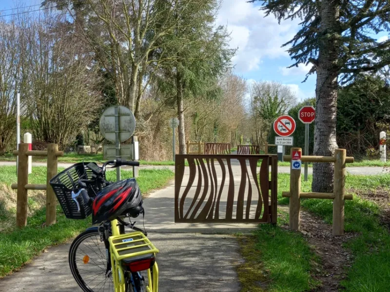 Sur la voie verte à Rougé