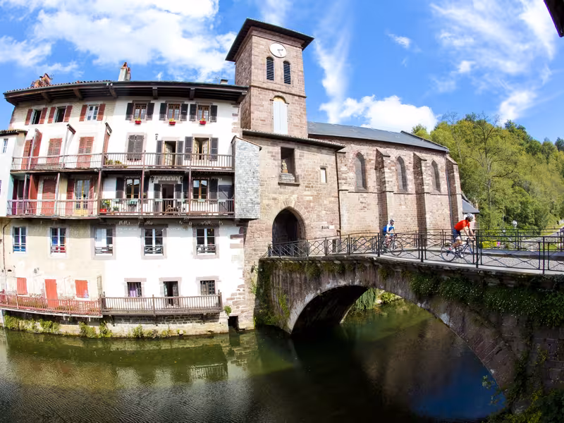 Saint-Etienne de Baïgorry sur la Route des cols pyrénéens