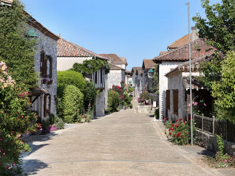 Rue de Pujols - Vallée du Lot à vélo