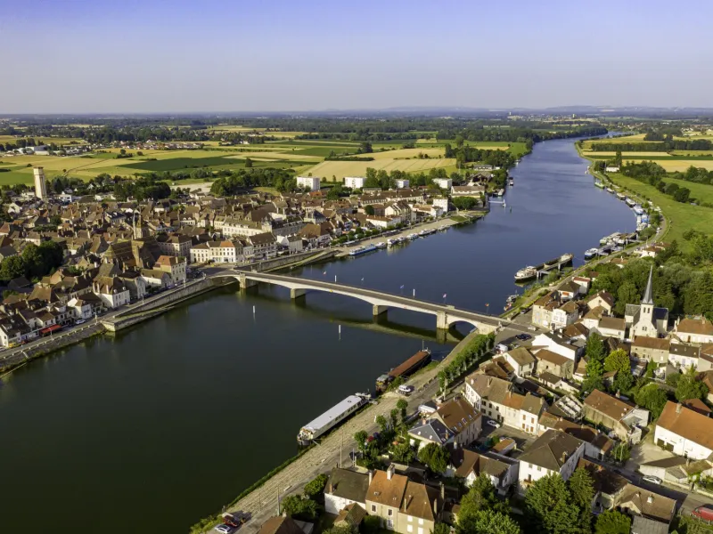 Vue aérienne de Saint-Jean-de-Losne