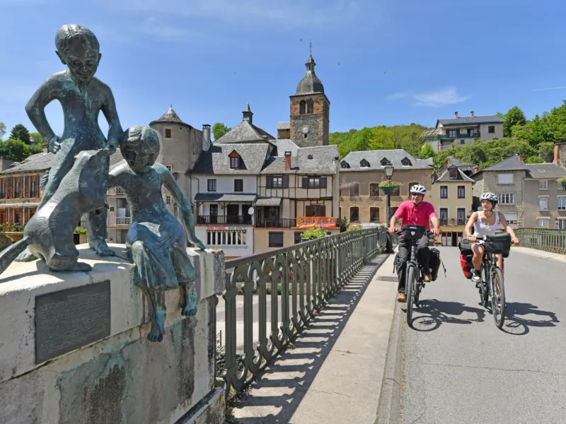 Pont à St Geniez d'Olt 