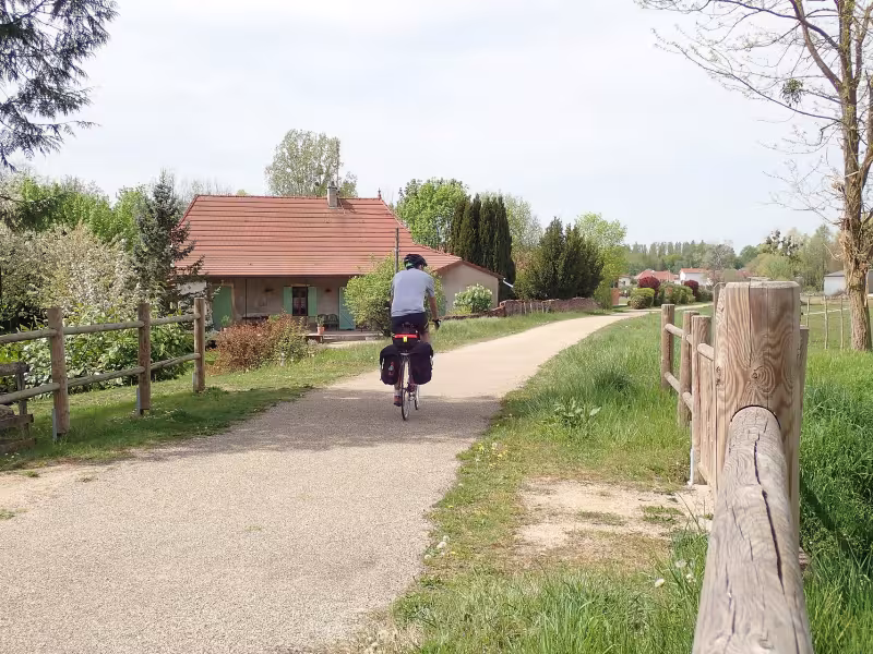 randonneur sur la voie bressane