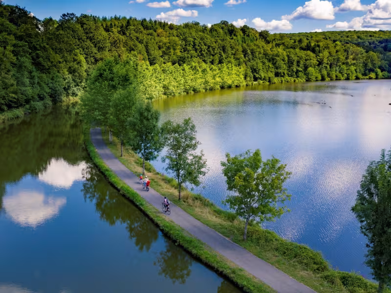 L'itinéraire de La Voie Bleue entre canal et Moselle vers Charmes