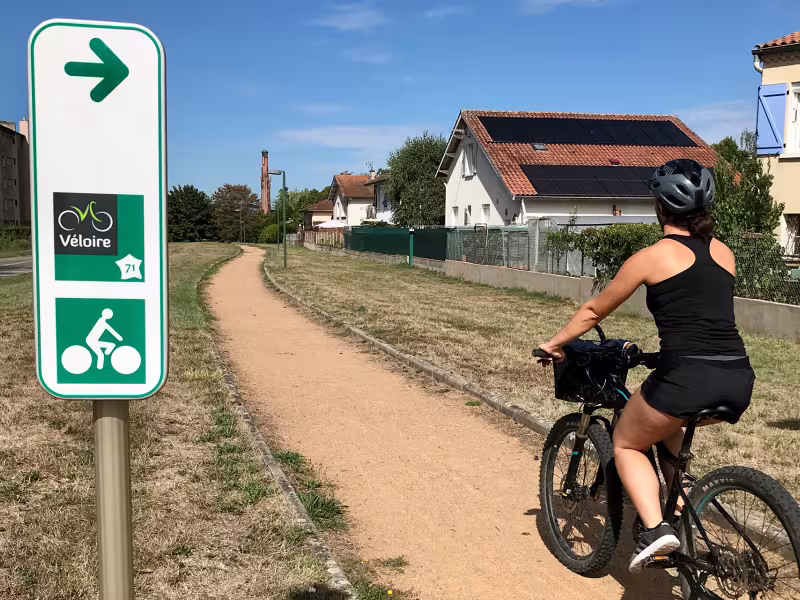 Sur la voie cyclable de la Véloire à Balbigny
