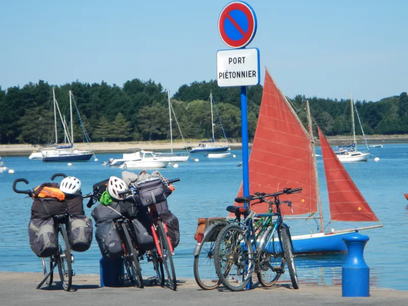Voyage à vélo dans la Baie d'Audierne, face à l'Océan