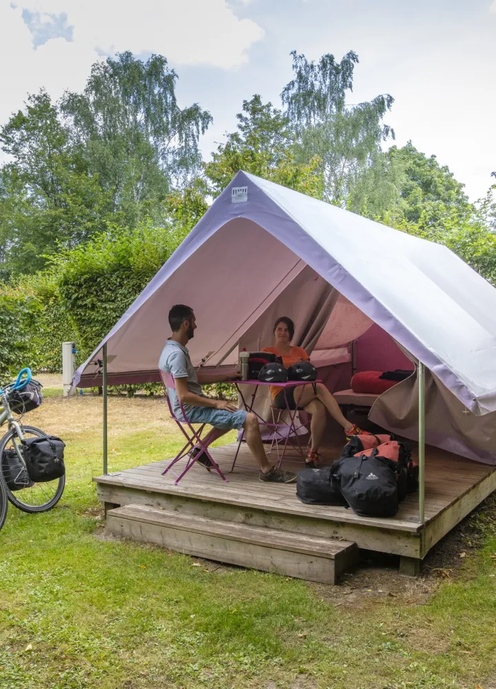 "Accueil Vélo" camping with hut for cyclists in Jumièges