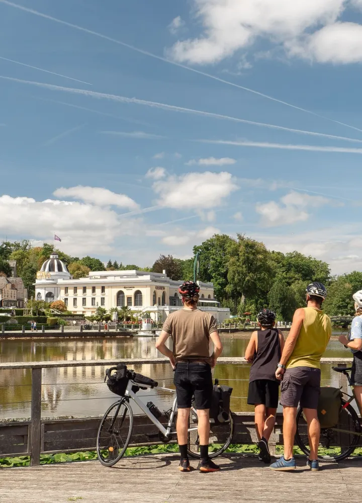 Cyclistes à Bagnole de l'Orne