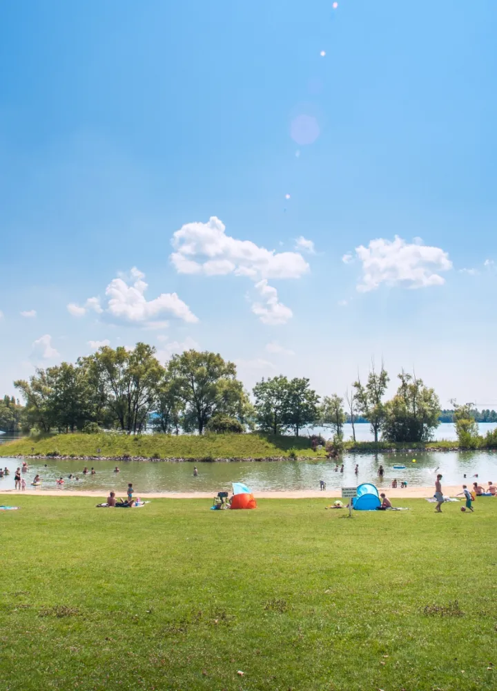 Baignade au lac de Léry-Poses