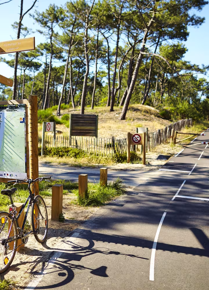 Panneau de signalétique sur la Vélodyssée - Forêt des Landes
