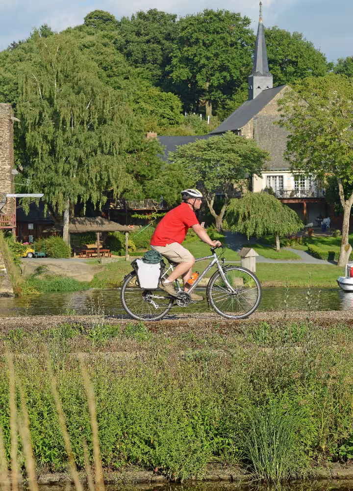 Port of Mayenne by bike