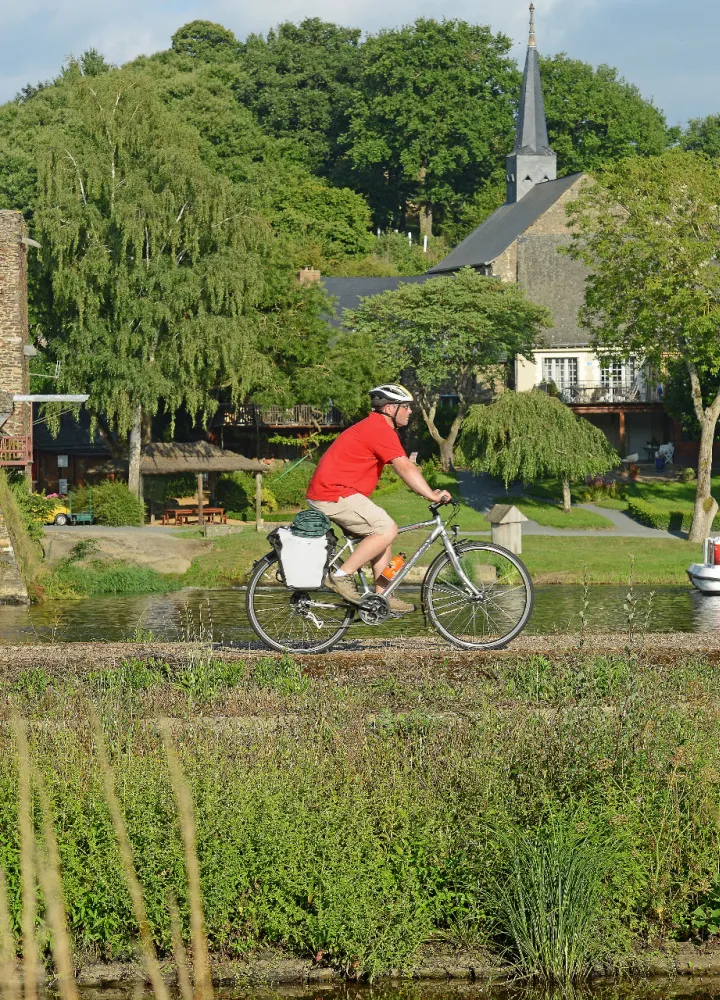 Port of Mayenne by bike