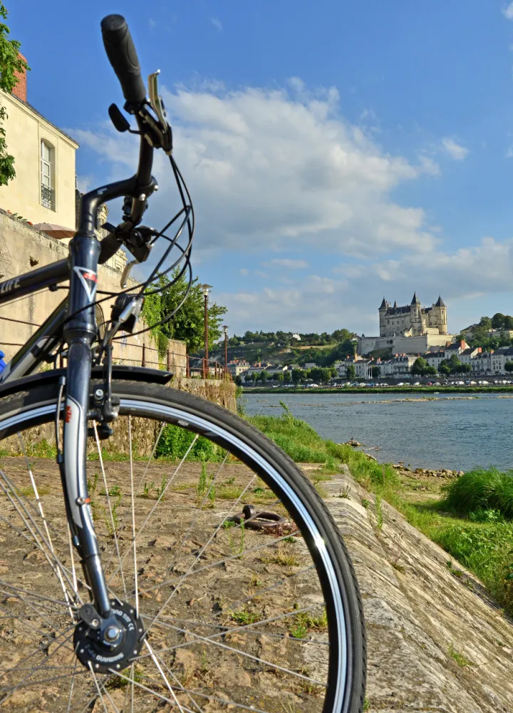 Vélo en bord de Loire à Saumur