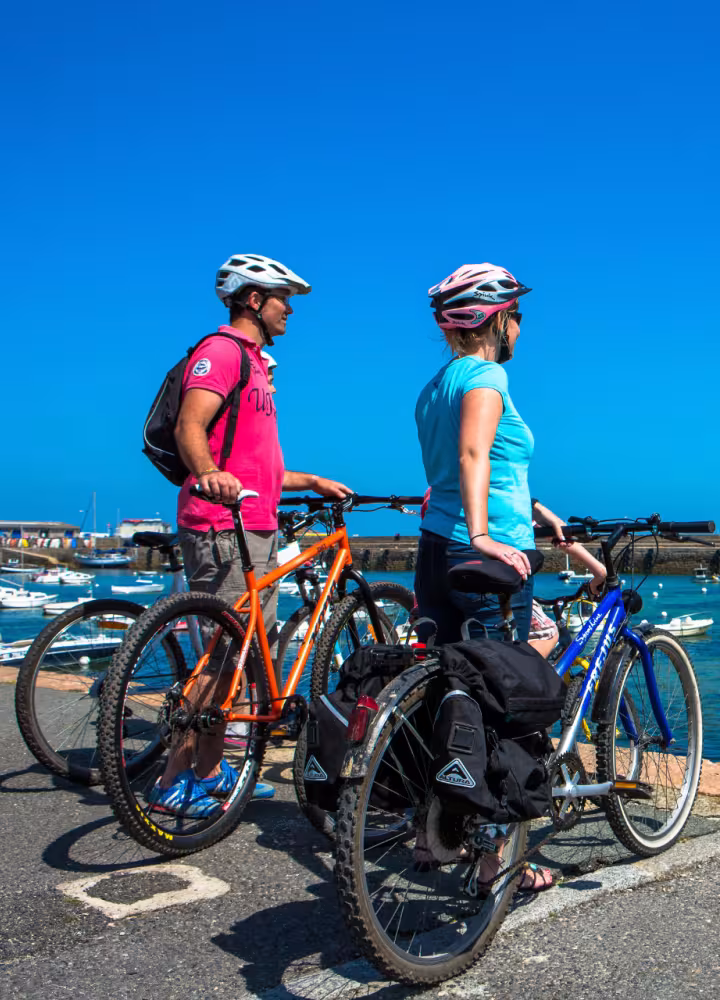 Bike travellers: the arrival in Roscoff - Tour de Manche