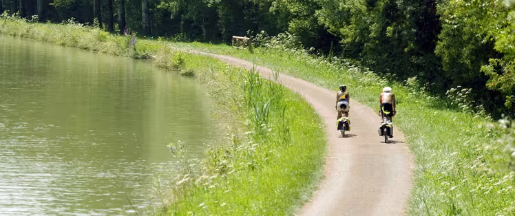A cycle route along the Nivernais