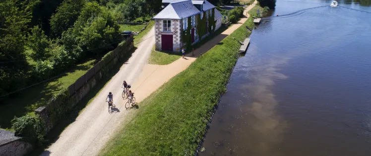 La Vélo Francette : vers le halage de la Mayenne