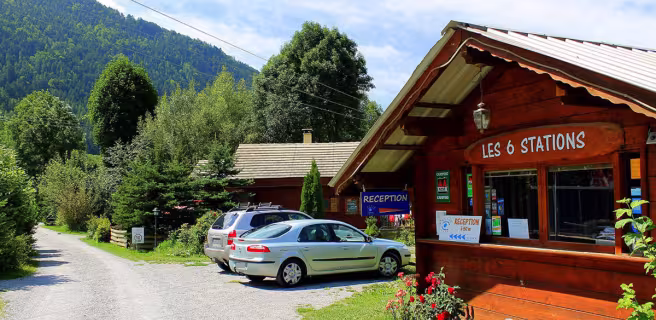 Camping Les 6 stations à Pont du Fossé, vallée du Champsaur
