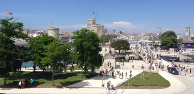 Du balcon avant: vue panoramique sur les 2 Tours