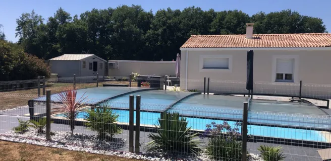 Charmante maison neuve de Vacances avec accès piscine