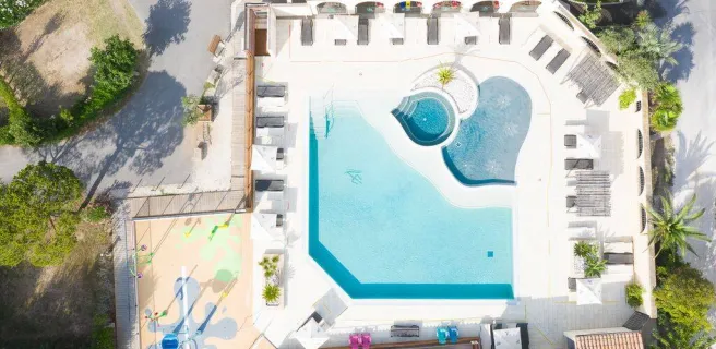 Camping Neptune au Grau d'Agde - Piscine vue aérienne