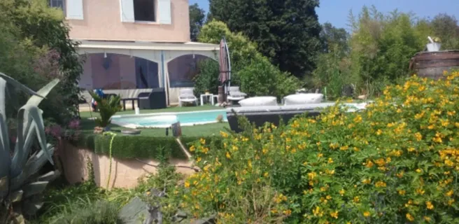 Chambres d'hôtes au cœur des vignes avec vue sur les îles à La Londe les Maures