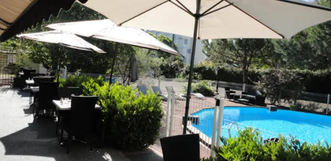 Logis Les Charmilles - Restaurant des Grands Crus