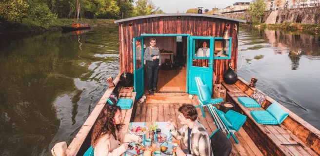 CabochéR, Nuitée Insolite en toue cabanée